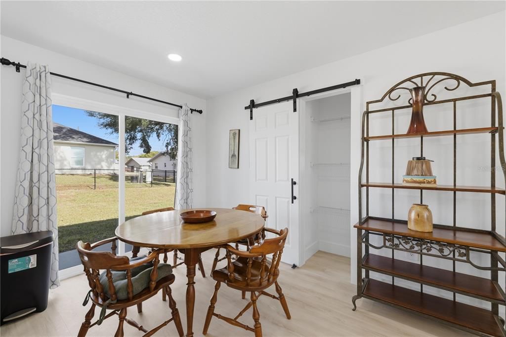 En Venta: $249,900 (3 camas, 2 baños, 1100 Pies cuadrados)