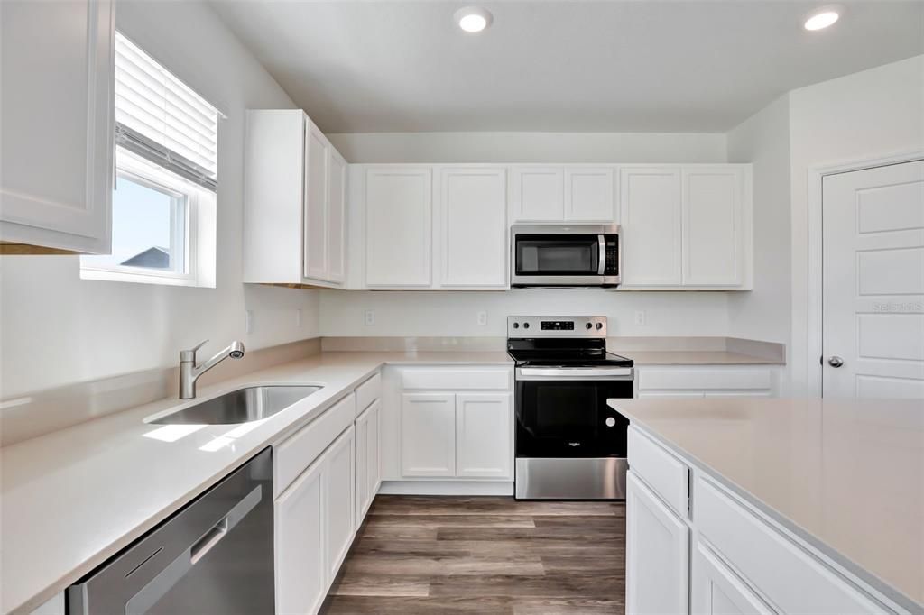 待售: $441,490 (4 贝兹, 3 浴室, 2372 平方英尺)