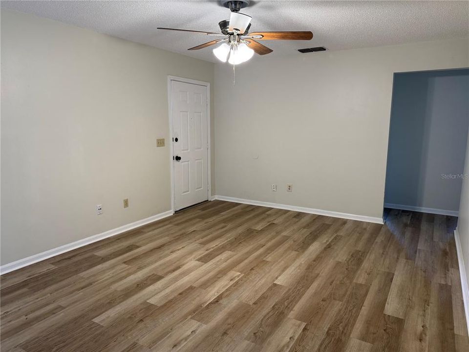 В аренду: $1,495 (2 спален, 2 ванн, 896 Квадратных фут)