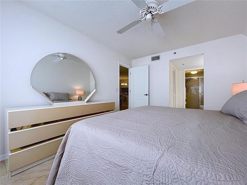 En Venta: $210,000 (2 camas, 2 baños, 1007 Pies cuadrados)