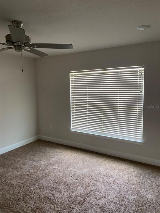 For Rent: $2,000 (4 beds, 2 baths, 1924 Square Feet)