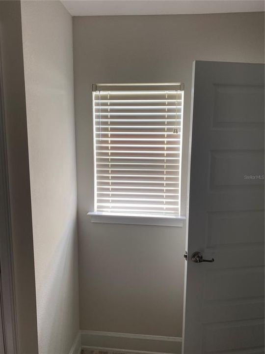 For Rent: $2,000 (4 beds, 2 baths, 1924 Square Feet)