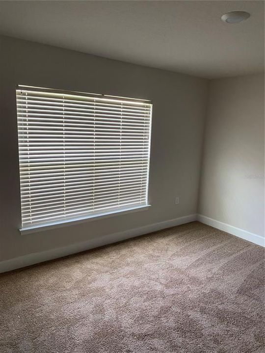 For Rent: $2,000 (4 beds, 2 baths, 1924 Square Feet)