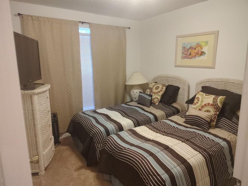 出租: $2,000 (4 贝兹, 3 浴室, 1831 平方英尺)