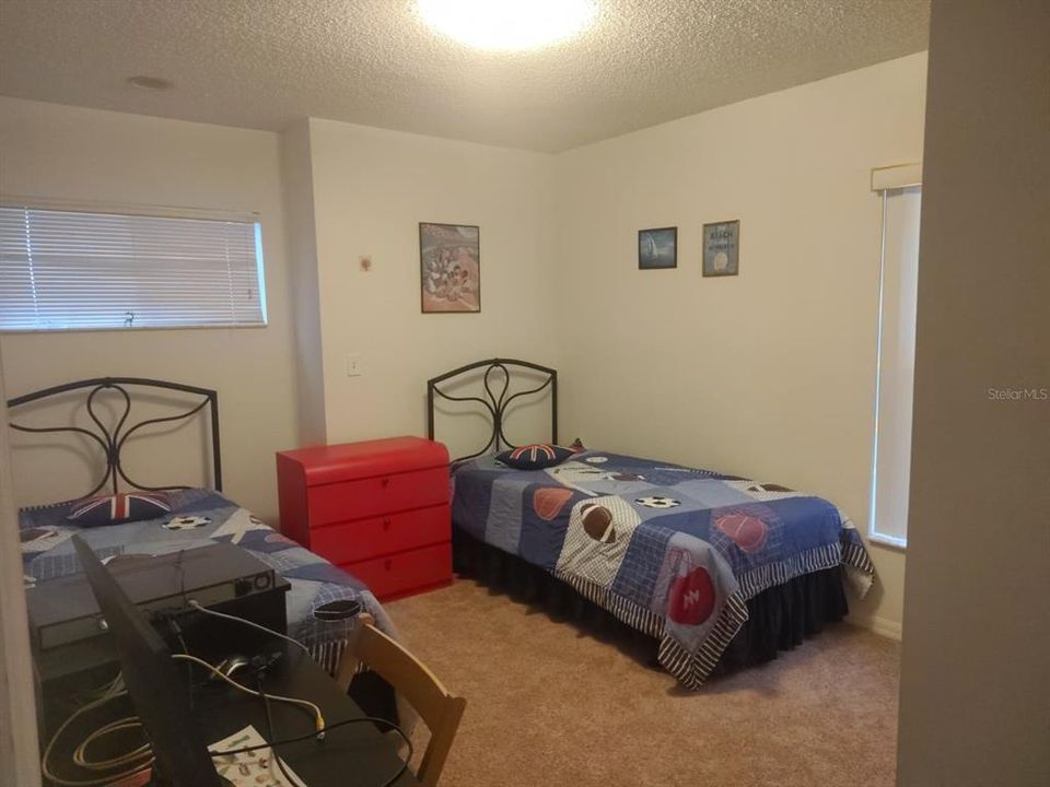 出租: $2,000 (4 贝兹, 3 浴室, 1831 平方英尺)