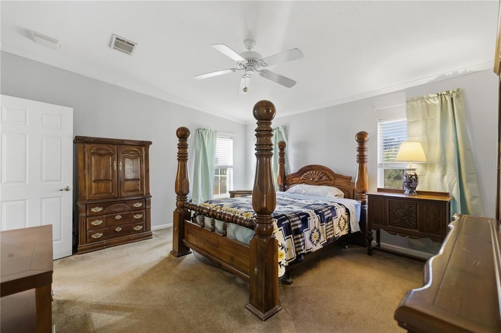 En Venta: $340,000 (4 camas, 3 baños, 2356 Pies cuadrados)