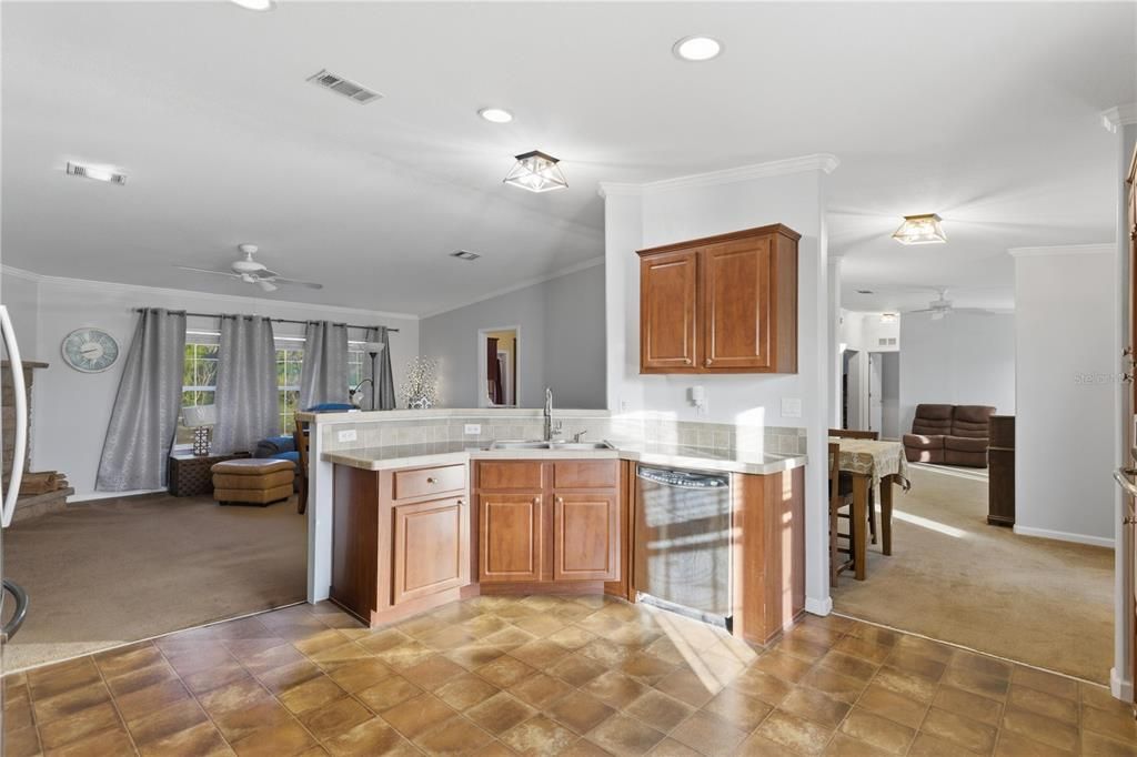 En Venta: $340,000 (4 camas, 3 baños, 2356 Pies cuadrados)