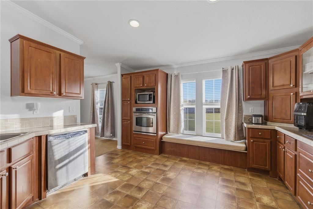 En Venta: $340,000 (4 camas, 3 baños, 2356 Pies cuadrados)