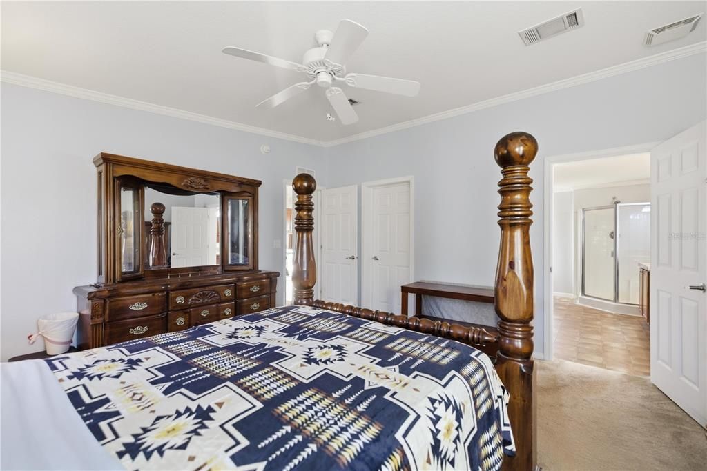 En Venta: $340,000 (4 camas, 3 baños, 2356 Pies cuadrados)