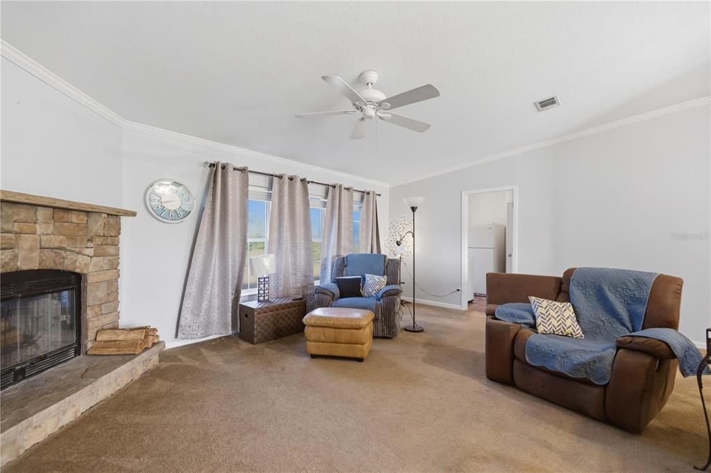 En Venta: $340,000 (4 camas, 3 baños, 2356 Pies cuadrados)