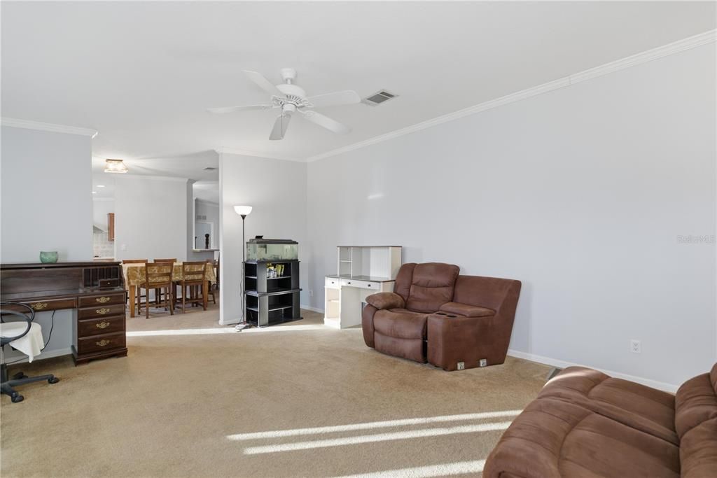 En Venta: $340,000 (4 camas, 3 baños, 2356 Pies cuadrados)