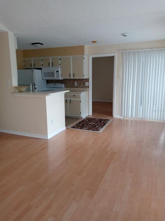 For Sale: $138,000 (2 beds, 2 baths, 934 Square Feet)