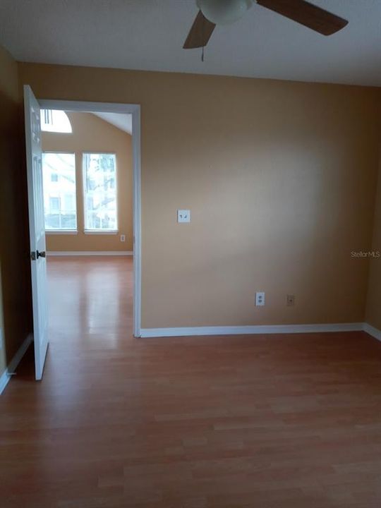 For Sale: $138,000 (2 beds, 2 baths, 934 Square Feet)