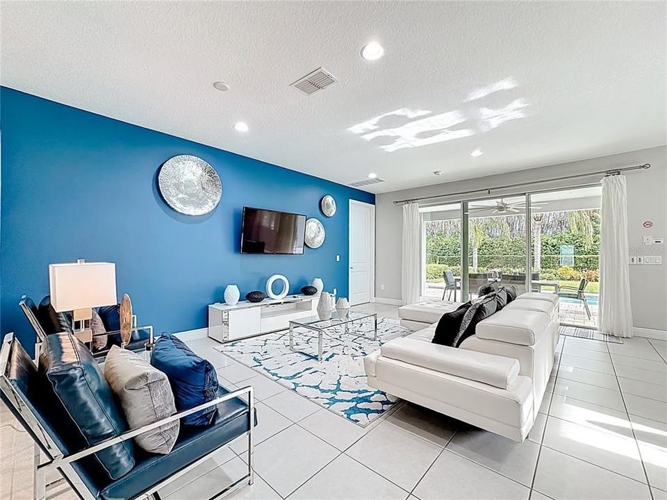 For Rent: $6,500 (8 beds, 6 baths, 3612 Square Feet)