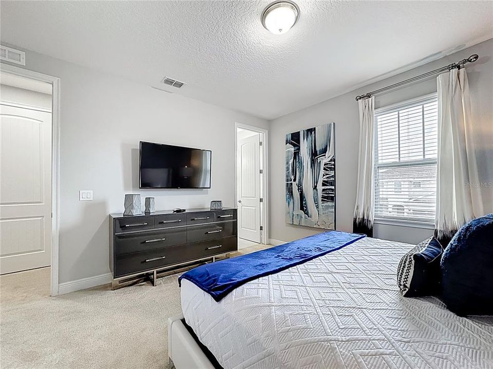 For Rent: $6,500 (8 beds, 6 baths, 3612 Square Feet)