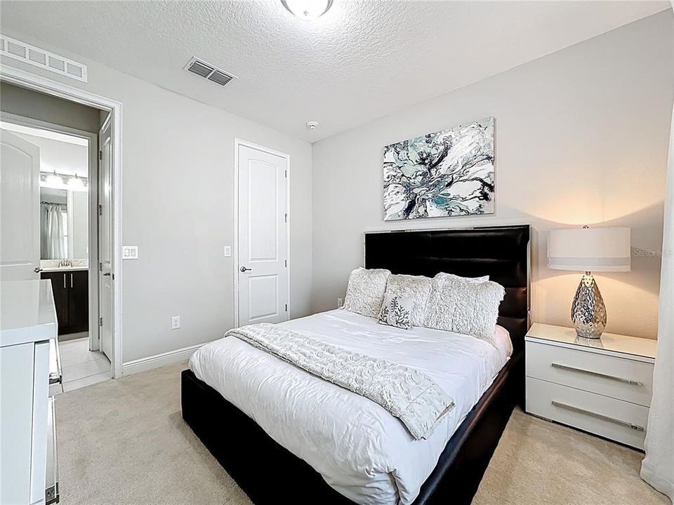 For Rent: $6,500 (8 beds, 6 baths, 3612 Square Feet)