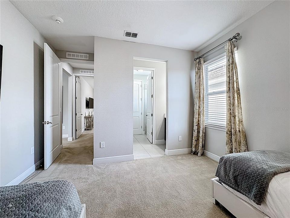 For Rent: $6,500 (8 beds, 6 baths, 3612 Square Feet)