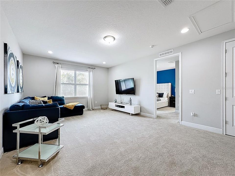 For Rent: $6,500 (8 beds, 6 baths, 3612 Square Feet)