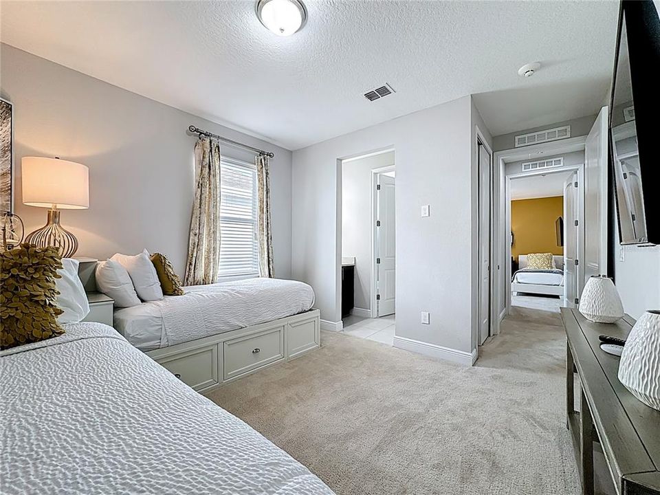 For Rent: $6,500 (8 beds, 6 baths, 3612 Square Feet)