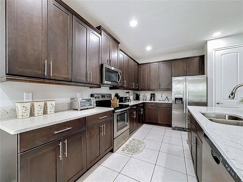 For Rent: $6,500 (8 beds, 6 baths, 3612 Square Feet)