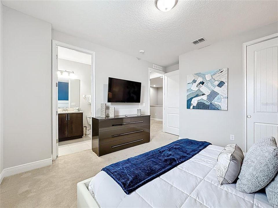 For Rent: $6,500 (8 beds, 6 baths, 3612 Square Feet)