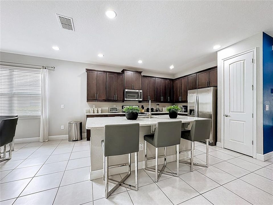 For Rent: $6,500 (8 beds, 6 baths, 3612 Square Feet)