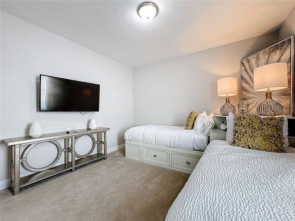 For Rent: $6,500 (8 beds, 6 baths, 3612 Square Feet)