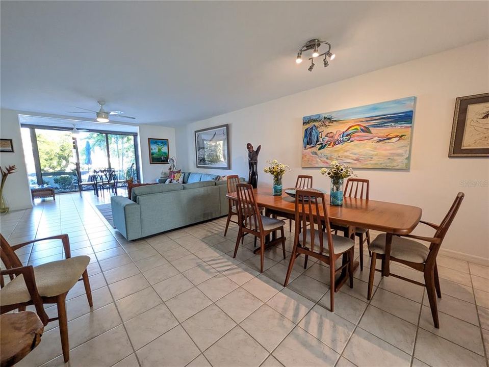 На продажу: $859,000 (2 спален, 2 ванн, 1641 Квадратных фут)