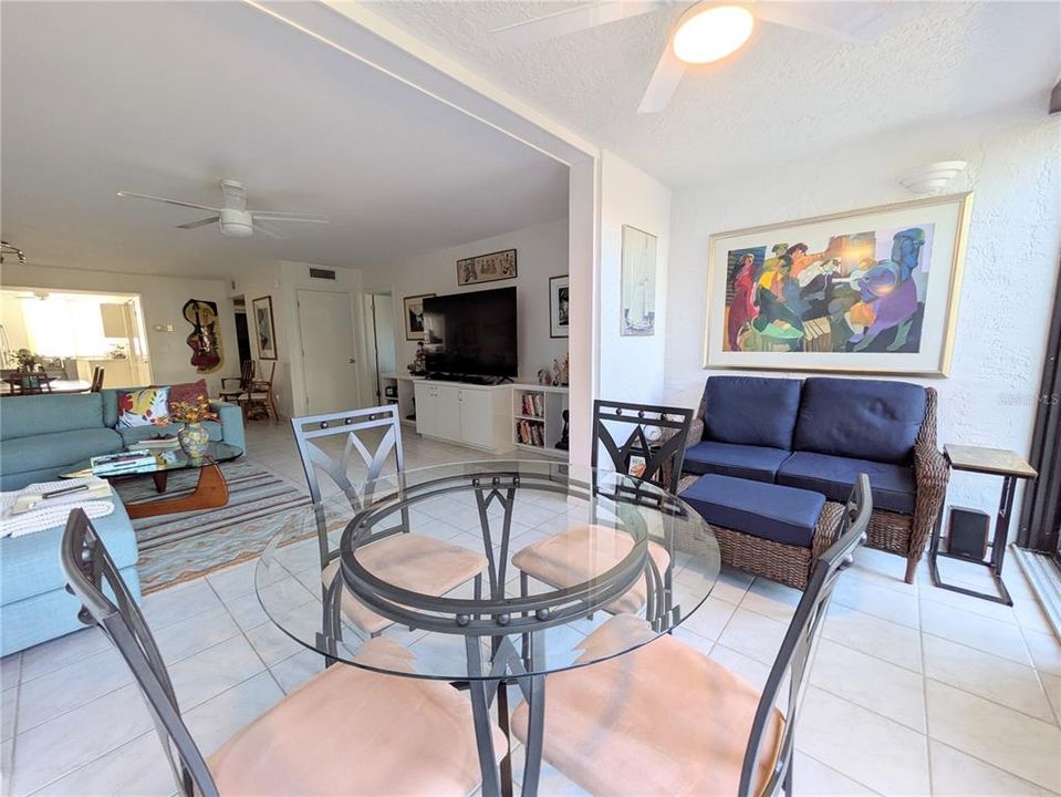 На продажу: $859,000 (2 спален, 2 ванн, 1641 Квадратных фут)