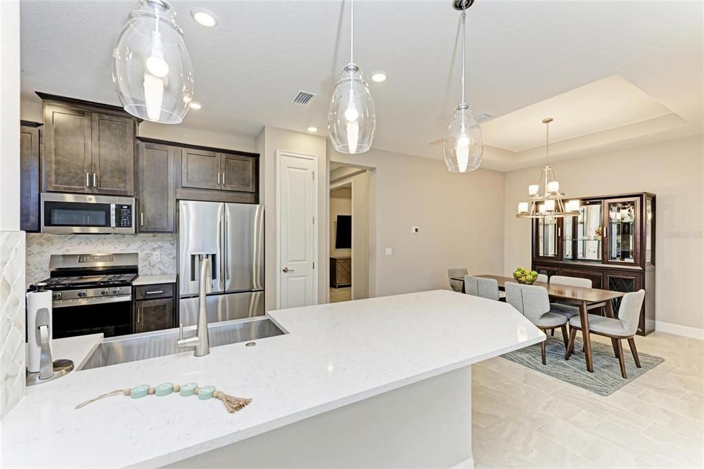 For Sale: $531,900 (2 beds, 2 baths, 1533 Square Feet)