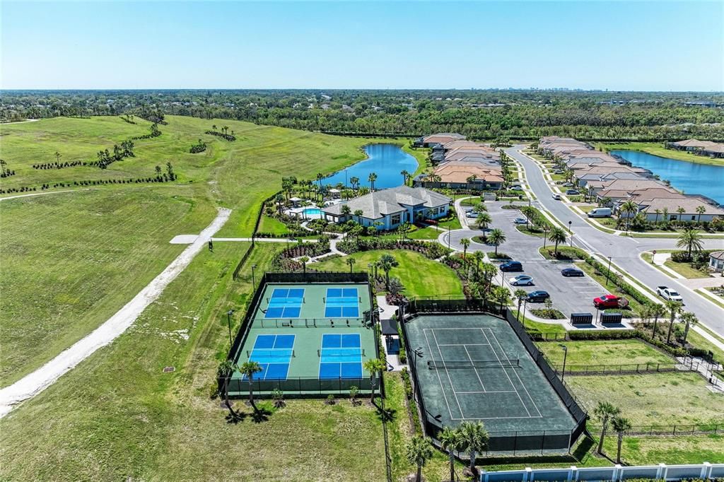 For Sale: $531,900 (2 beds, 2 baths, 1533 Square Feet)