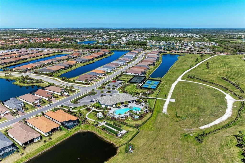 For Sale: $531,900 (2 beds, 2 baths, 1533 Square Feet)