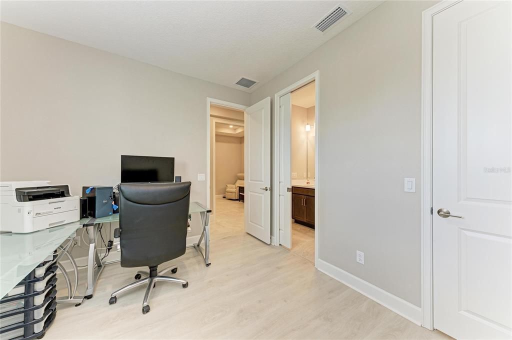 For Sale: $531,900 (2 beds, 2 baths, 1533 Square Feet)