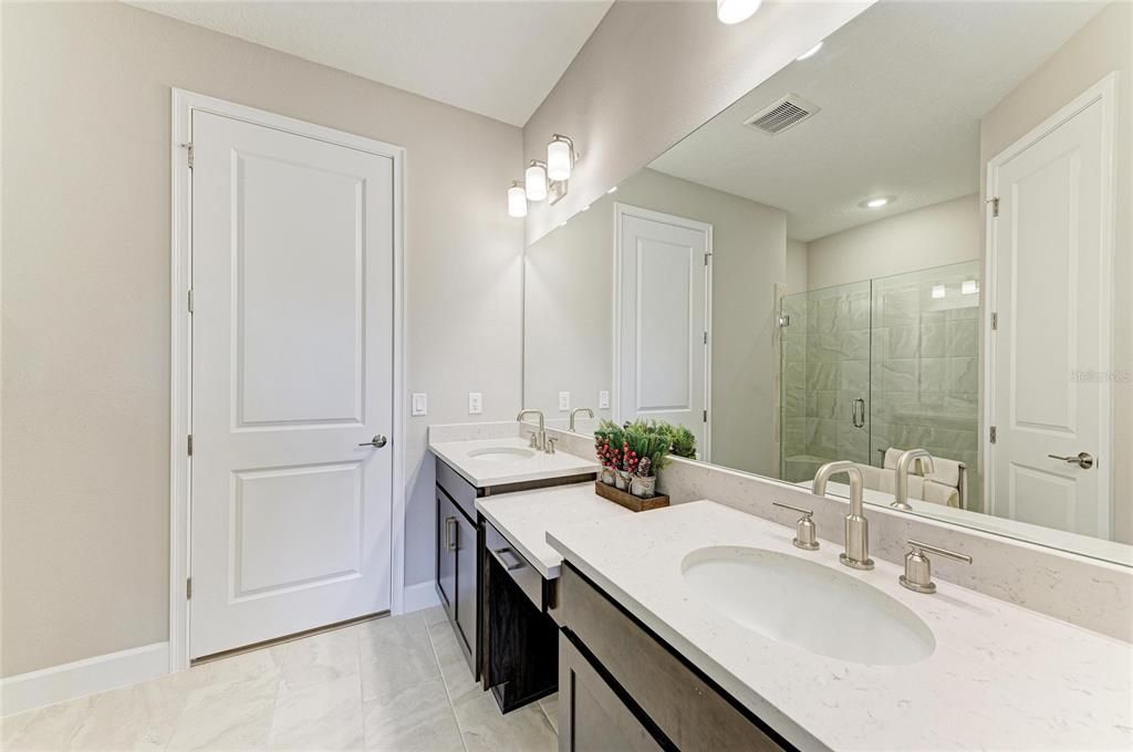 For Sale: $531,900 (2 beds, 2 baths, 1533 Square Feet)