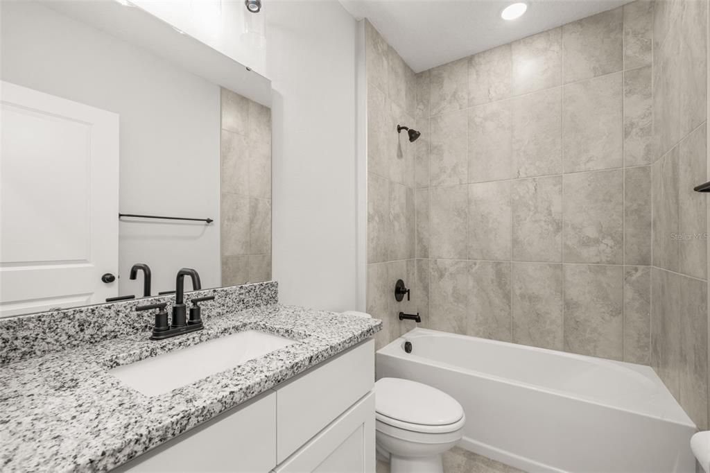 For Sale: $254,900 (2 beds, 2 baths, 1269 Square Feet)