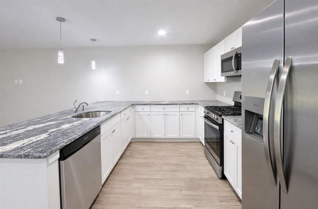 For Rent: $1,700 (3 beds, 2 baths, 1387 Square Feet)