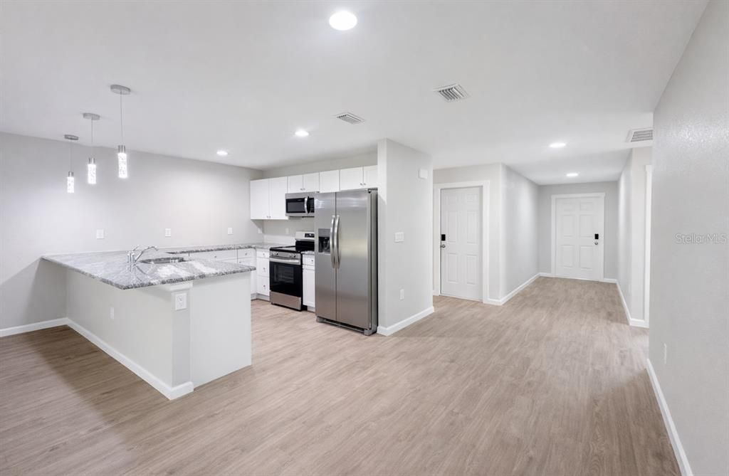 For Rent: $1,700 (3 beds, 2 baths, 1387 Square Feet)