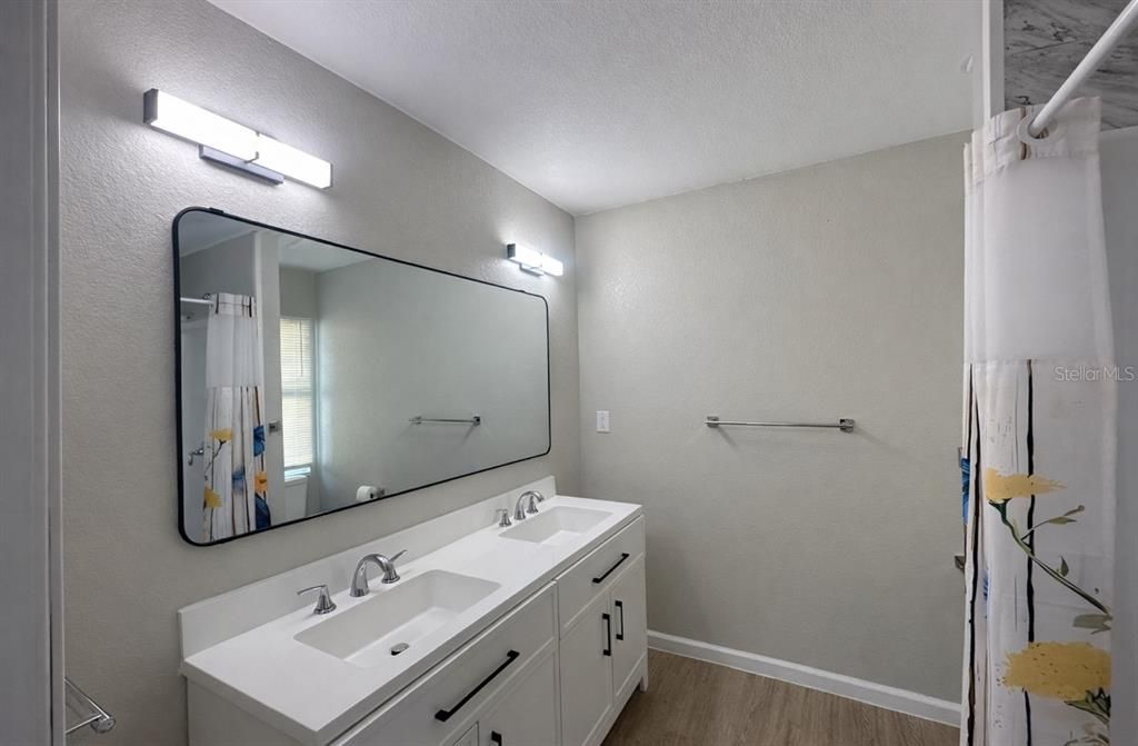 For Rent: $1,700 (3 beds, 2 baths, 1387 Square Feet)