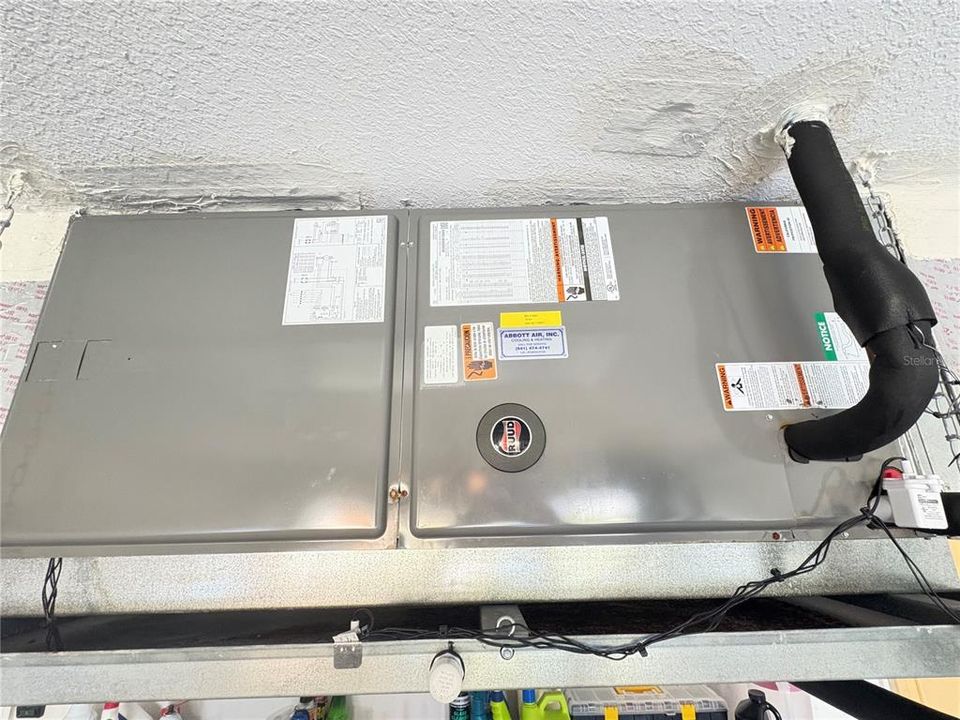 For Sale: $360,000 (3 beds, 2 baths, 2189 Square Feet)