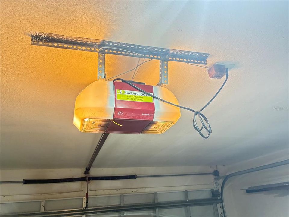 For Sale: $360,000 (3 beds, 2 baths, 2189 Square Feet)