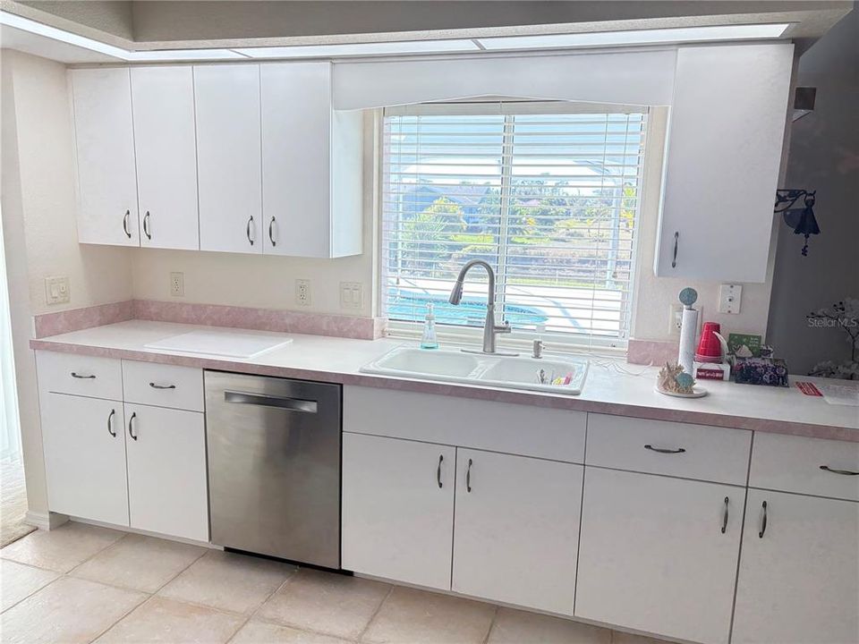 For Sale: $360,000 (3 beds, 2 baths, 2189 Square Feet)