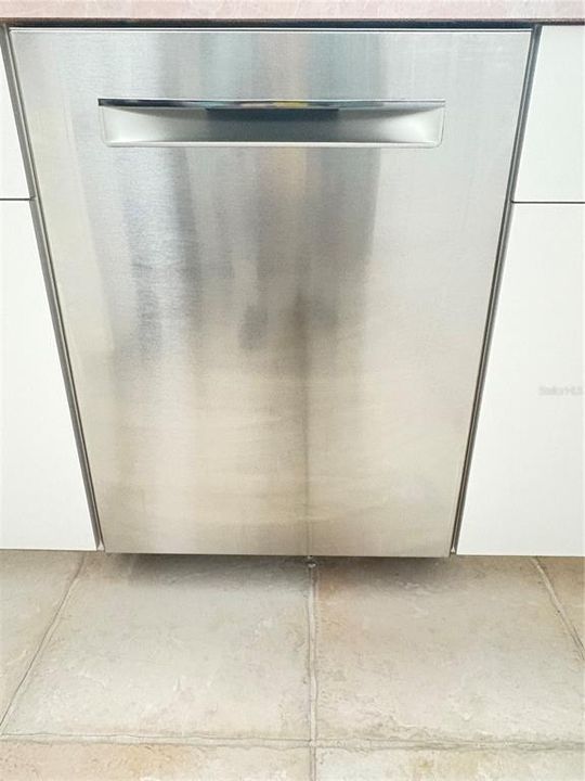 For Sale: $360,000 (3 beds, 2 baths, 2189 Square Feet)