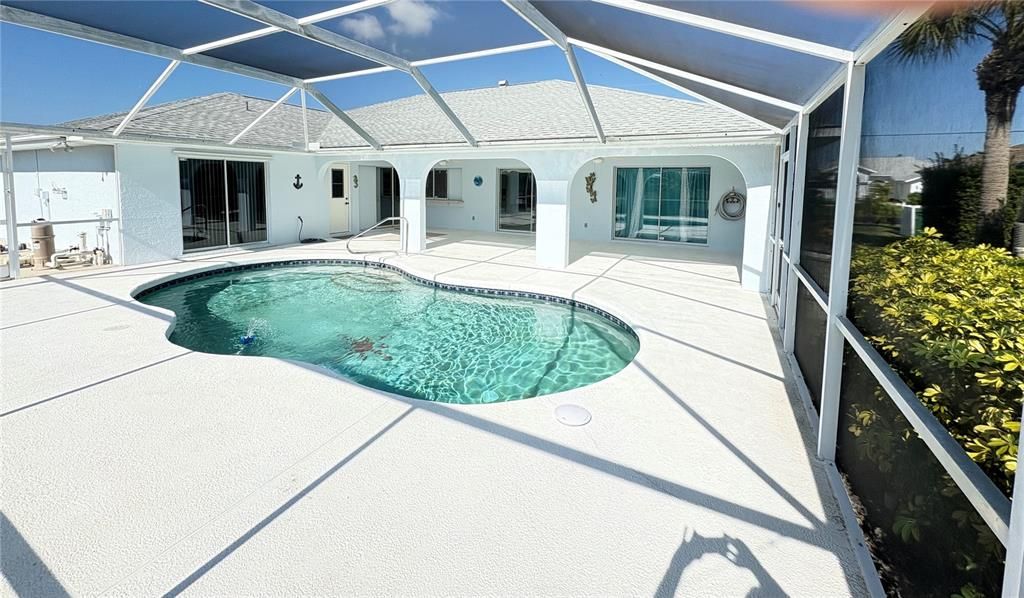 For Sale: $360,000 (3 beds, 2 baths, 2189 Square Feet)