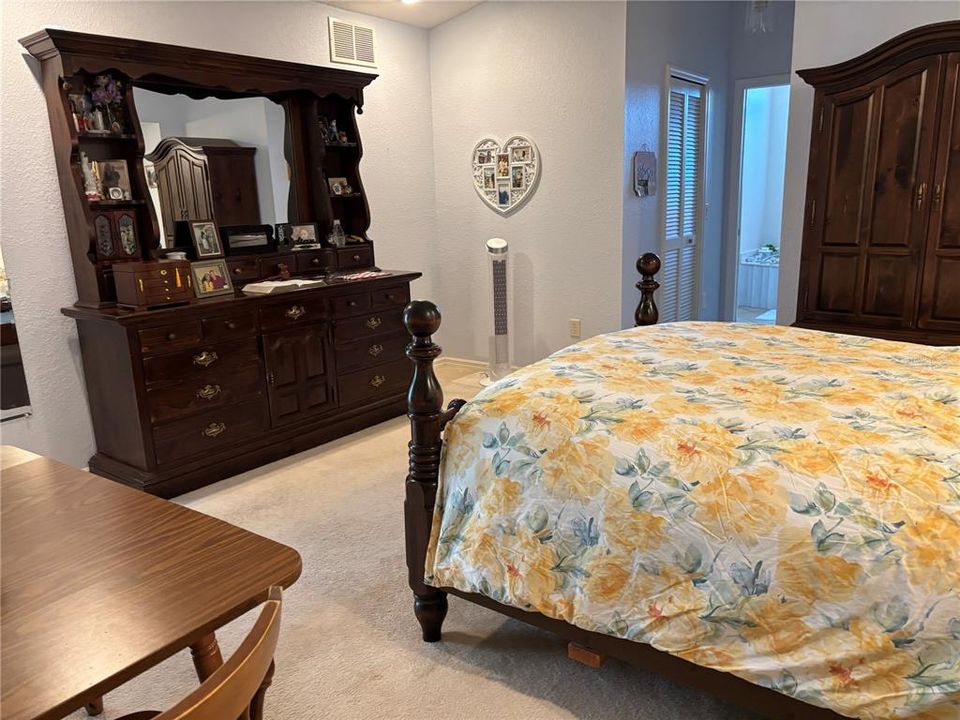 For Sale: $360,000 (3 beds, 2 baths, 2189 Square Feet)