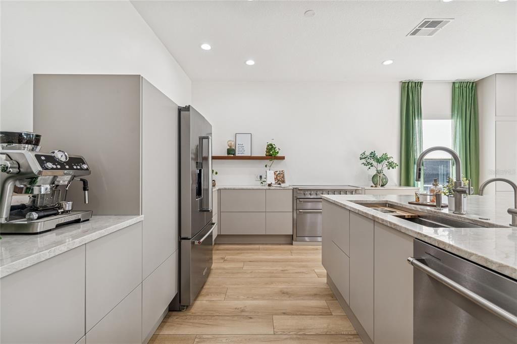 En Venta: $625,000 (3 camas, 2 baños, 2485 Pies cuadrados)