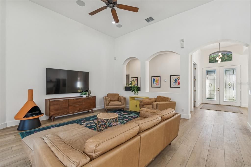 En Venta: $625,000 (3 camas, 2 baños, 2485 Pies cuadrados)