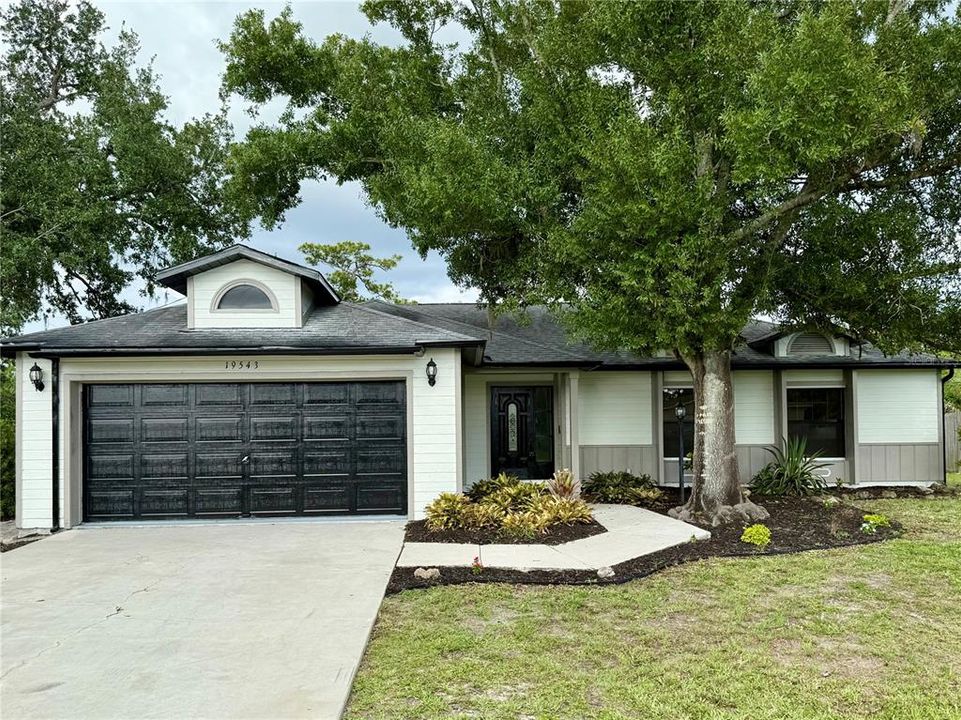 На продажу: $299,900 (3 спален, 2 ванн, 1313 Квадратных фут)