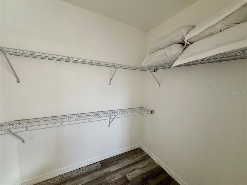 На продажу: $299,900 (3 спален, 2 ванн, 1313 Квадратных фут)