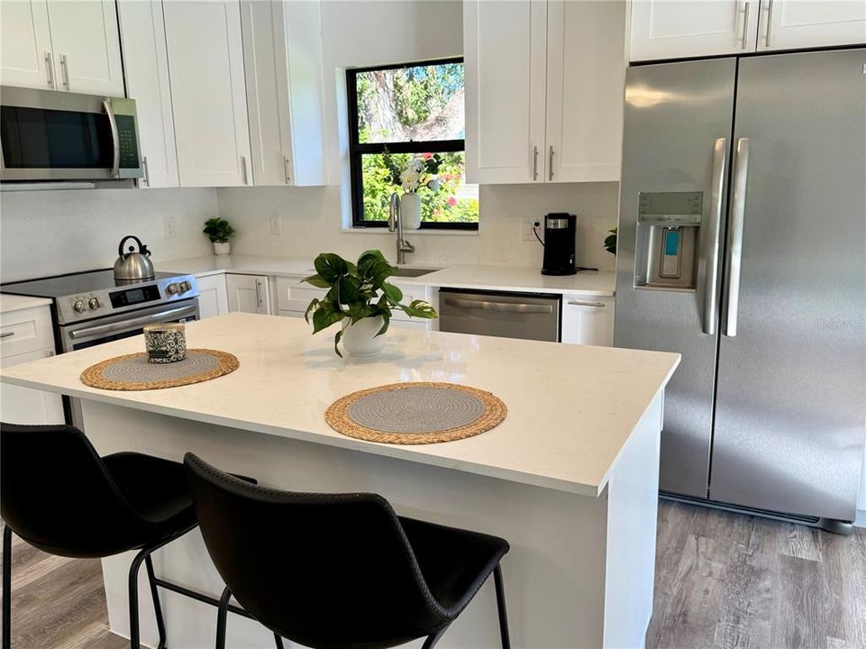 На продажу: $299,900 (3 спален, 2 ванн, 1313 Квадратных фут)