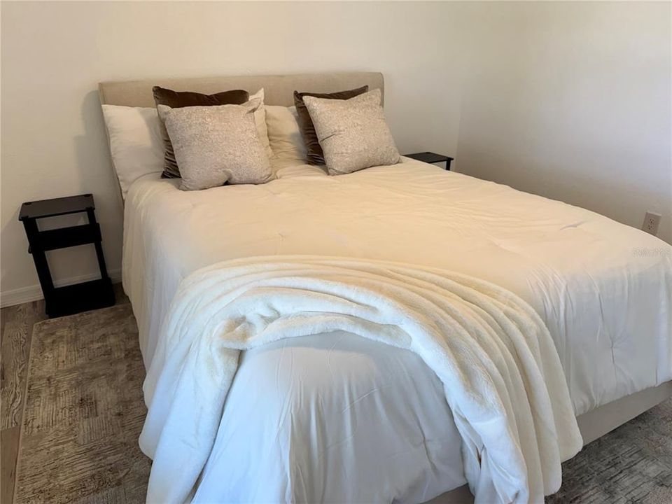 На продажу: $299,900 (3 спален, 2 ванн, 1313 Квадратных фут)